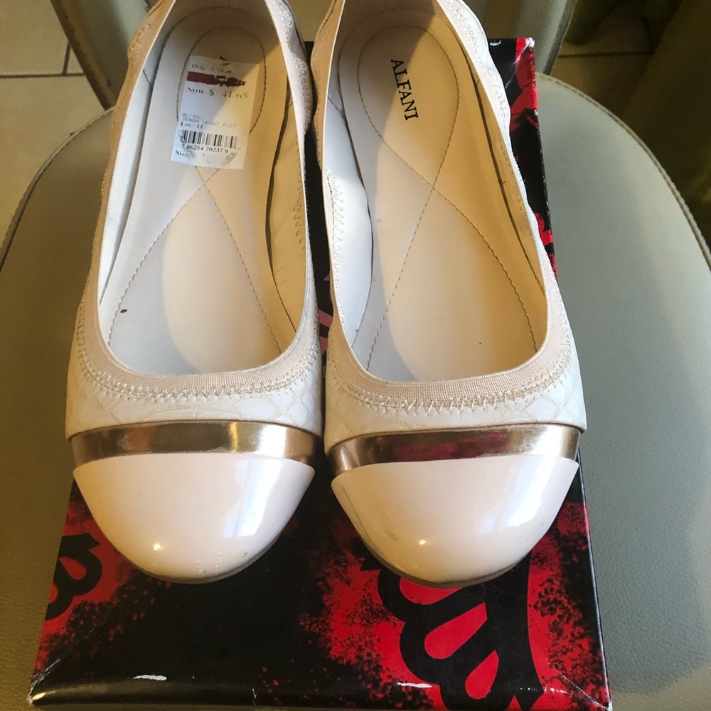 flat shoes for women size 9.5 Alfani